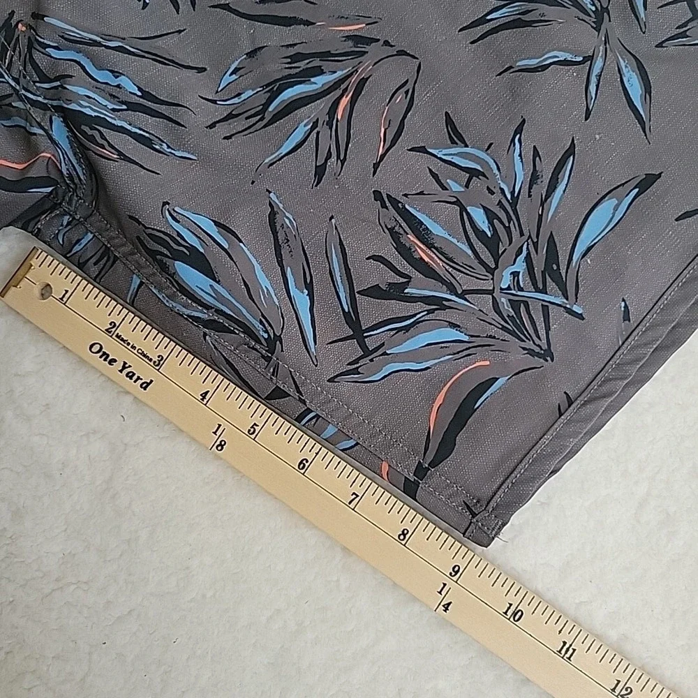 Travis Mathew Mens Swim Trunks Board Shorts 38 Floral All Over Print Grey‎